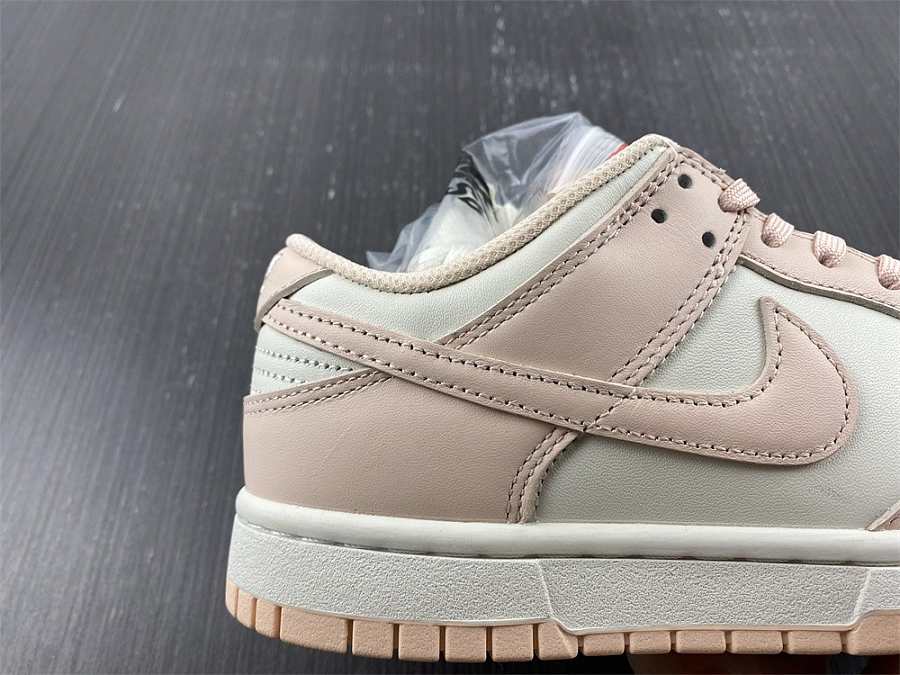 dunk low orange pearl on feet